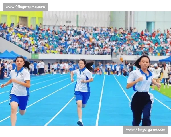 校园青春活力绽放：学校跳高比赛精彩瞬间全记录